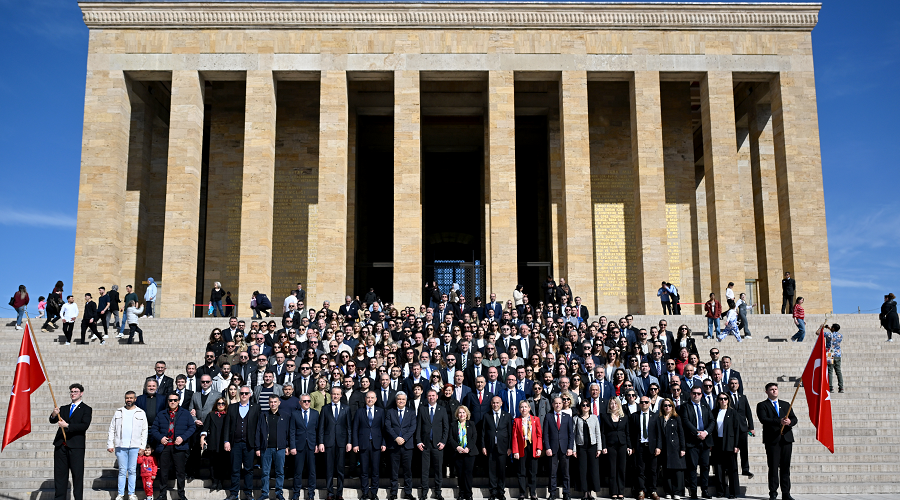 Anadolu Sigorta, 100. Yaşında Ata’nın Huzurunda