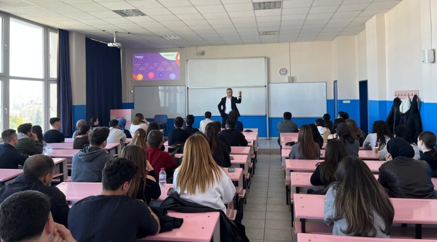 Hepiyi Sigorta Genel Müdürü Şenol Ortaç, Eskişehir’de Üniversiteli Gençlerle Bir Araya Geldi!